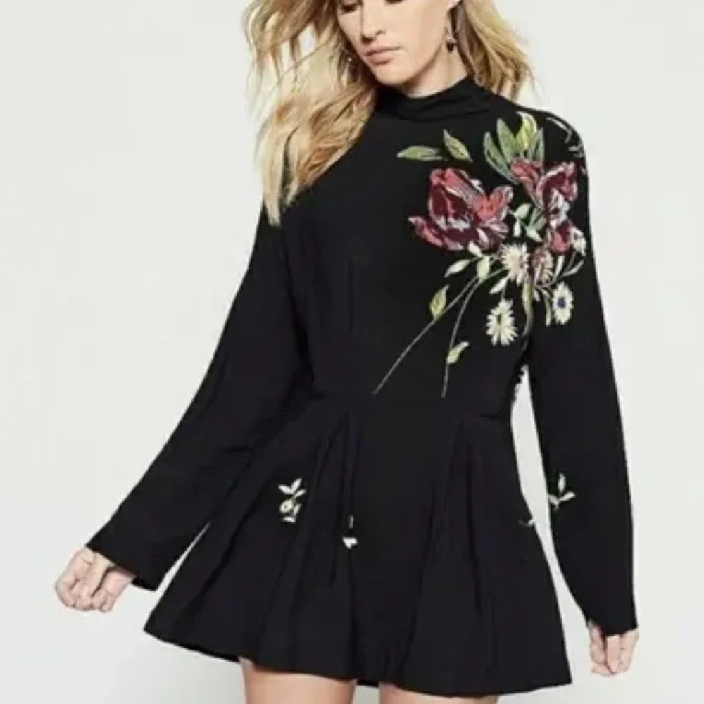 Free People Gemma Tunic‎ Womens L Black Floral Keyhole Mock Neck Blouse Shirt